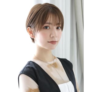 大人可愛い20代30代40代前下がりショートボブ丸みショート