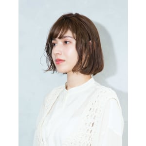 三軒茶屋_レディース_ミディアム_ブラウン_ボブ_内巻き_