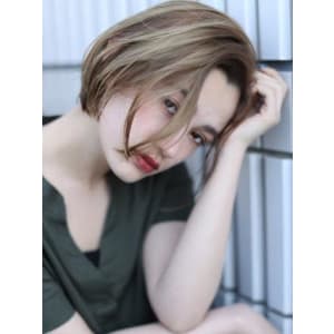 三軒茶屋_レディース_ミディアム_ボブ_ハイライト_ブリーチ