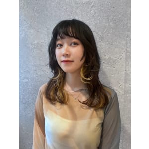 三軒茶屋_レディース_ロング_コテ巻き_インナーカラー_小顔