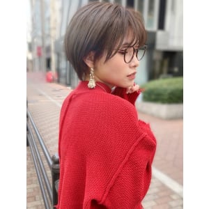 透明感グレージュショート