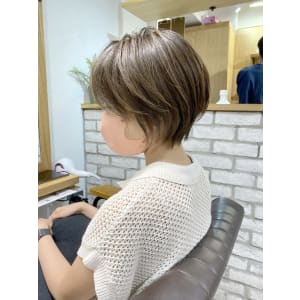 30代/40代/50代・絶壁解消・小顔前下がりショートボブ【