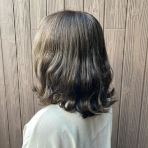 オリーブベージュ - NAP hair &Nalow homme【ナップ ヘアーアンドナローオム】掲載中