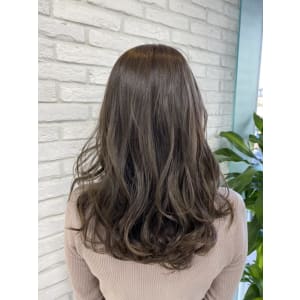 グレージュスタイル - Hair by PROVE【ヘアバイプルーヴ】掲載中