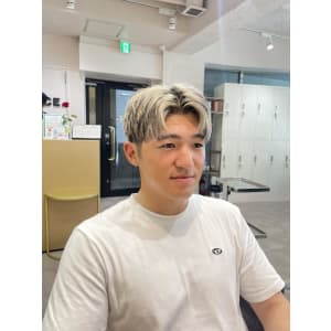 センターパート ハイトーン - FACE。石川町【フェイスイシカワチョウ】掲載中