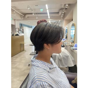 くびれショート