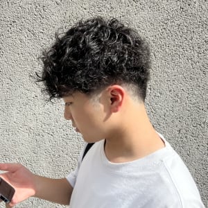 黒髪マッシュパーマ