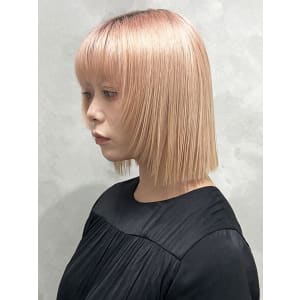 顔周りレイヤー×切りっぱなしボブ【池袋美容室　uchla】
