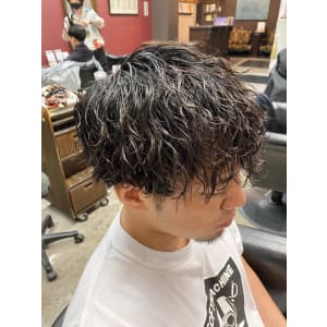 ツイストスパイラル - 男性専門美容室 growth 天神店【ダンセイセンモンビヨウシツ グロウ テンジンテン】掲載中