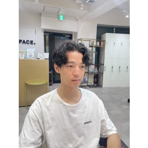 センターパートメンズカットツイスパスパイラルメンズマッシュ - FACE。石川町【フェイスイシカワチョウ】掲載中