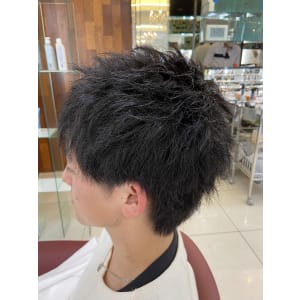 スパイラルパーマツイストパーマアップバング短髪メッシュ