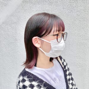 大人可愛いインナーカラー前下がりショート/HONOKA