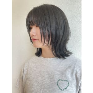 グレーカラー×ウルフスタイル
