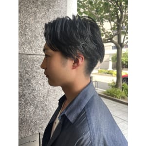 爽やかセンターパートスタイル