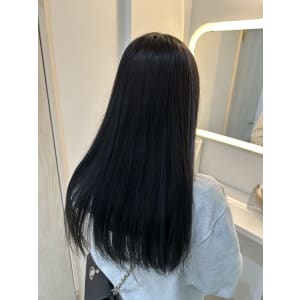美髪・髪質改善×ブルーブラックカラー[守下まや]