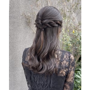 1番人気　お呼ばれヘアセット　上品なハーフアップアレンジ