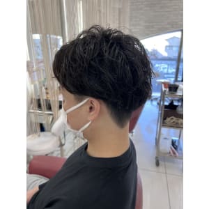 20代30代40代メンズセンターパートスパイラルパーマビジネ