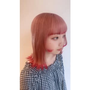 ピンクポイントカラー×外ハネ