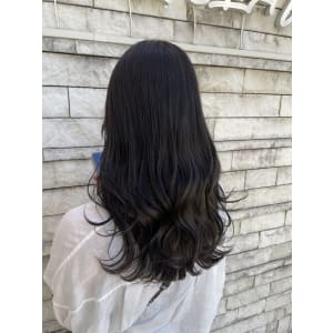 ロング暗髪ウェーブ