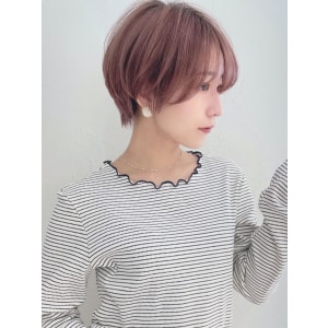ショートボブ髪型30代40代50代前髪あり前髪なし面長畠田 - &STORIES【アンドストーリーズ】掲載中