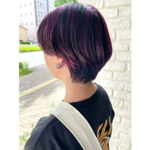 10代20代大人かわいいラベンダーカラー×小顔ショート