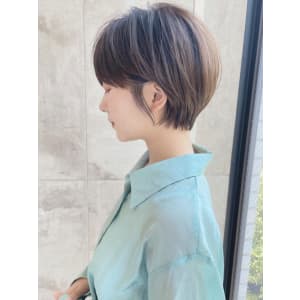 ショートボブ髪型30代40代50代前髪あり前髪なし面長畠田 - &STORIES【アンドストーリーズ】掲載中