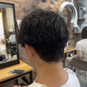 ナチュラル 黒髪 スパイラルパーマ