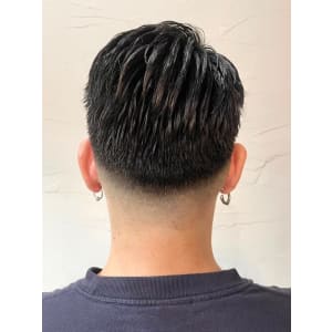束感　メンズショート　ツーブロック　黒髪　刈り上げ　ビジネス