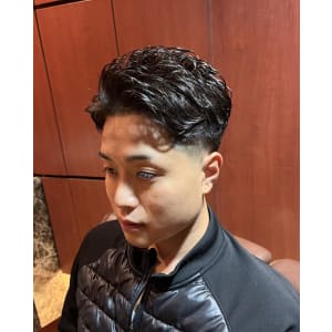 銀座　理容室　メンズパーマ　フェードカット　ビジネスマン