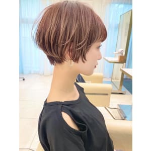 ショートボブ髪型30代40代50代前髪あり前髪なし面長 - &STORIES【アンドストーリーズ】掲載中