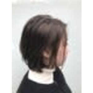 】カーキグレージュ×ショート