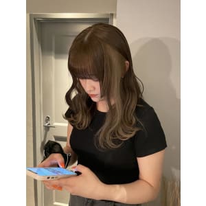 グレーベージュ レイヤーロング 前髪パーマ アッシュブラック - ARCANA 明治神宮前 表参道 原宿【アルカナ メイジジングウマエ オモテサンドウ ハラジュク】掲載中