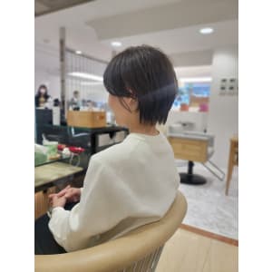 大人くびれショートカット