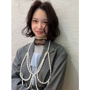 ミディアムボブ　センターパート　黒髪　アッシュブラック　大濠