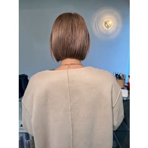 パツっとラインボブ_ネビージュこなれミディ10代20代30代