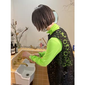 パツっとラインボブ_ネビージュこなれミディ20代30代