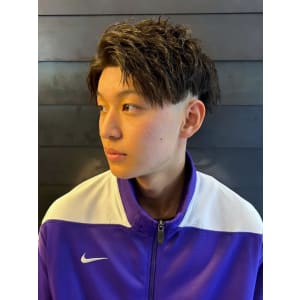 ツーブロック　アップバング　ツイストスパイラルパーマ　爽やか