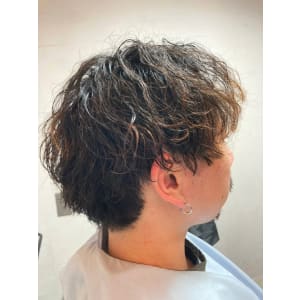 ツイストスパイラルパーマ　マッシュショート　ツーブロック　