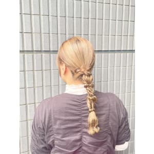 タイト編み下ろしアレンジ/横浜ヘアアレンジ/結婚式お呼ばれ