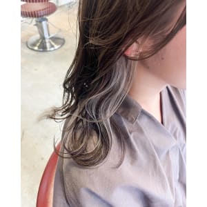 インナーカラー×ホワイトベージュ - Lourdes hair design【ルルドヘアーデザイン】掲載中