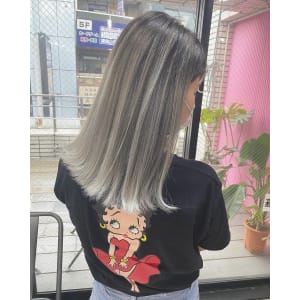 バレイヤージュロングシルバーレイヤー所沢入間 - agir hair 所沢 【アジールヘア】 所沢プロペ通り店【アジールヘア トコロザワ トコロザワプロペドオリテン】掲載中