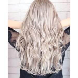 ホワイシルバーベージュレイヤー所沢入間 - agir hair 所沢 【アジールヘア】 所沢プロペ通り店【アジールヘア トコロザワ トコロザワプロペドオリテン】掲載中