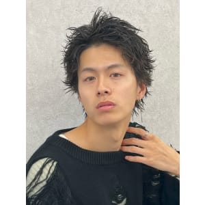スパイキーショートツイストスパイラルパーマメンズマッシュ