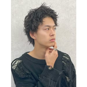 スパイキーショートツイストスパイラルパーマメンズマッシュ