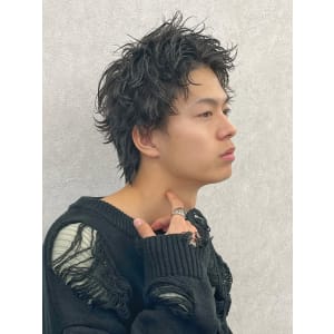 スパイキーショートツイストスパイラルパーマメンズマッシュ