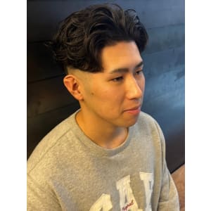 ラルフカール フェードカット センターパート - THIS IS BARBER 2nd【ディスイズバーバーセカンド】掲載中