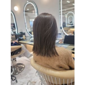 ナチュラルストレート×艶カラー