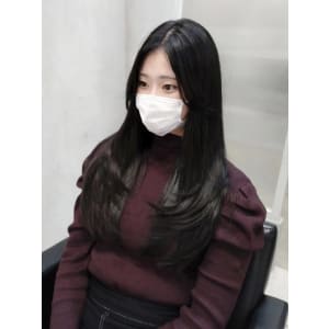《韓国ヘア》暗髪×レイヤードカット