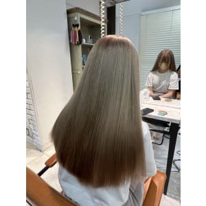 大人かわいいブリーチダブルカラー