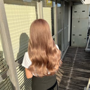 大人かわいいハイトーンミルクティーカラー